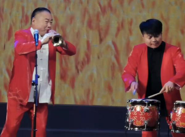 喊话刘畊宏,被赞“唢呐天花板”,这个乐队突然火了! 喊话刘畊宏,被赞“唢呐天花板”,这个乐队突然火了!