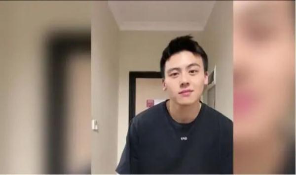 小伙半年减重70斤，晒前后对比照，网友惊呼：像换了个人