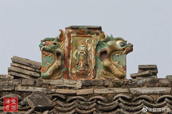 一博主曝光有人开价8万余元网上售卖文物，官方：已追回正调查