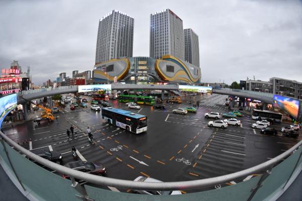 宁夏首座环形天桥“凤还桥”亮相银川 将助力交通疏堵 宁夏首座环形天桥“凤还桥”亮相银川 将助力交通疏堵