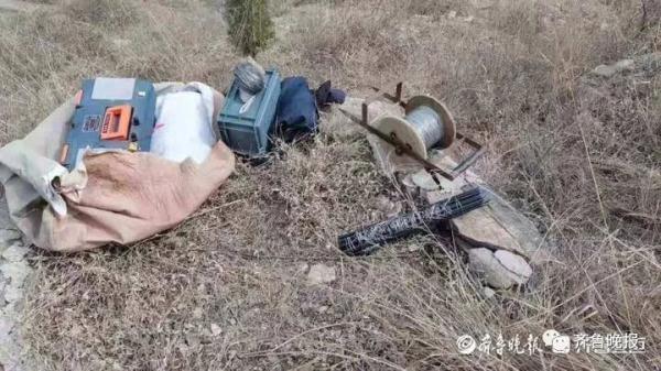 是“压马鹿”，不是“轧马路”！