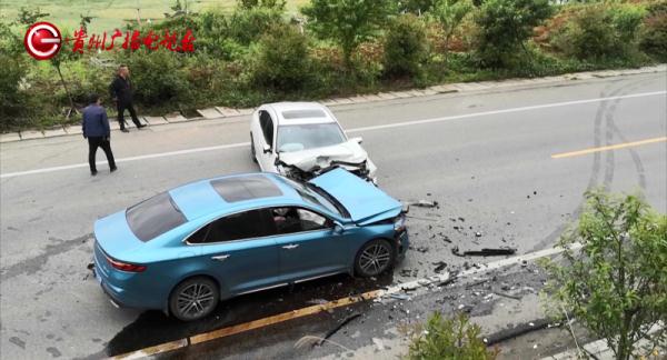 两车迎头相撞！竟是弯道强行超车？肇事驾驶员的身份让人后怕……