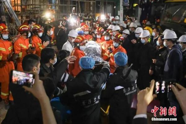 黄金72小时已过!长沙自建房倒塌救援为何如此艰难? 黄金72小时已过!长沙自建房倒塌救援为何如此艰难?