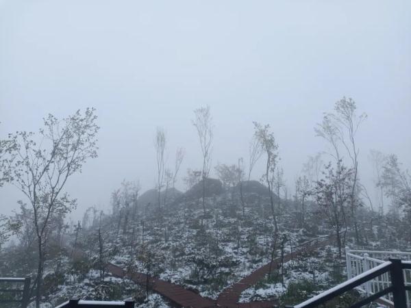 云南昆明、曲靖、昭通、楚雄等地降雪了！未来24小时天气为……