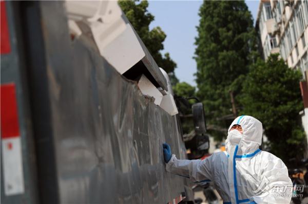 收到物资后 你的一个动作可以帮助城市更快“消化”泡沫箱