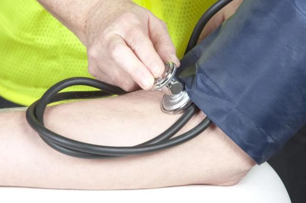 高压不动,低压变低,压差越来越大,可能是心脏的“门”关不严了? 高压不动,低压变低,压差越来越大,可能是心脏的“门”关不严了?