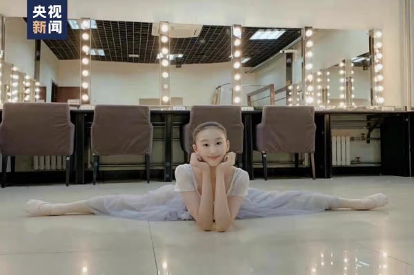 那个在田埂跳芭蕾的女孩，长大了！