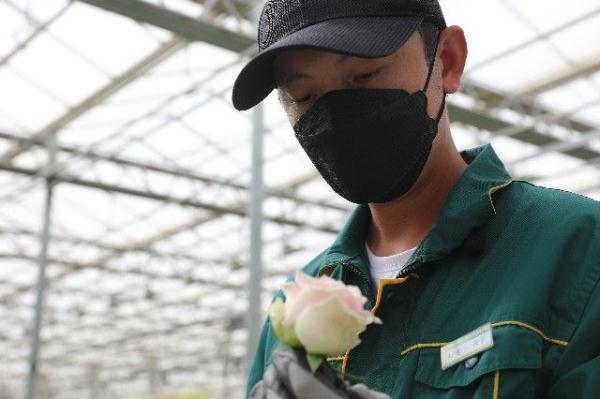 “90后护花使者”在黄土高原绽放“青春之花”