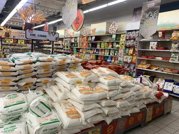 端稳“菜篮子”!记者探访郑州保供情况 端稳“菜篮子”!记者探访郑州保供情况