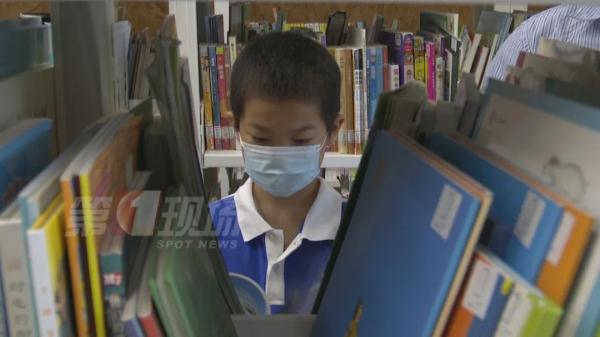 破纪录！一年借阅2572本书的深圳人，竟是个小学生…