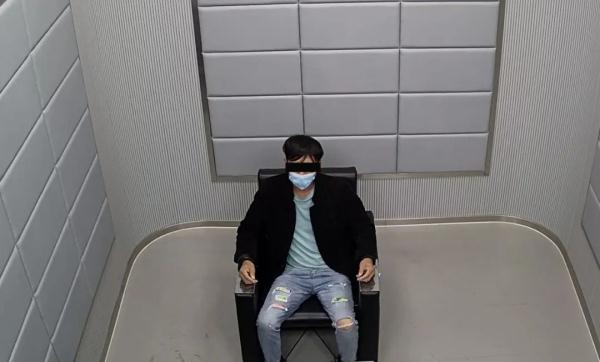 海宁街头两车追尾,警方调查后将一方司机拘留了…… 海宁街头两车追尾,警方调查后将一方司机拘留了……