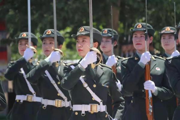 程诚：三次选择，成就仪仗女兵的别样风采