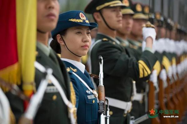 程诚：三次选择，成就仪仗女兵的别样风采