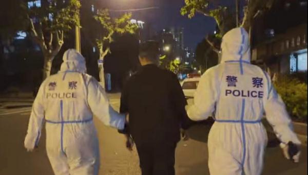 上海一骑手伙同保安哄抬物价获利3万余元被抓