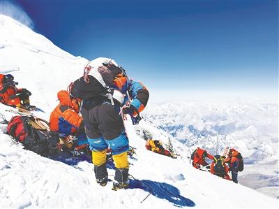 探秘第三极:“巅峰使命”珠峰科考成功登顶 创多项新纪录 探秘第三极:“巅峰使命”珠峰科考成功登顶 创多项新纪录