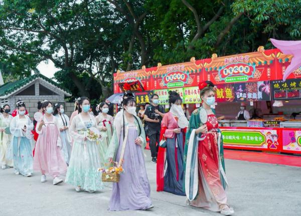 汉服体验热折射国风潮流席卷年轻群体 汉服体验热折射国风潮流席卷年轻群体