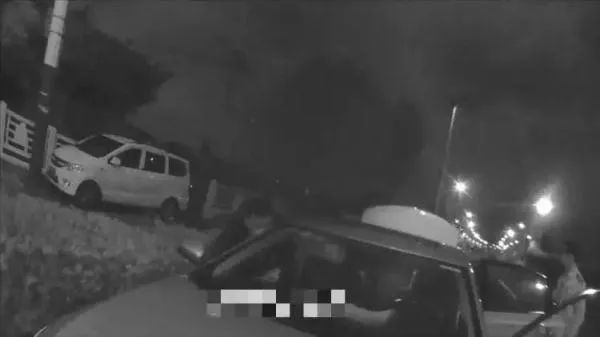 用PS伪造通行证，妻子还主动“顶罪”？通行证究竟如何办理？