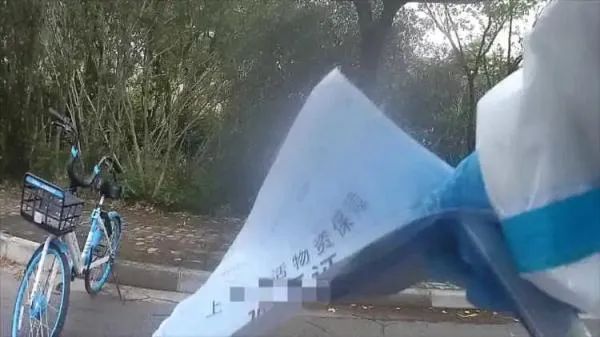 用PS伪造通行证，妻子还主动“顶罪”？通行证究竟如何办理？