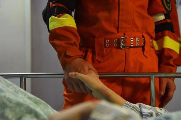 长沙被埋88小时女孩讲述如何自救