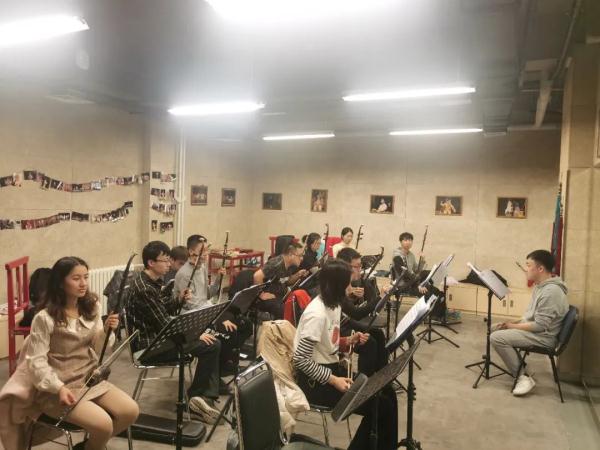 那些从小就在学琴的同学,上大学了还在弹吗? 那些从小就在学琴的同学,上大学了还在弹吗?