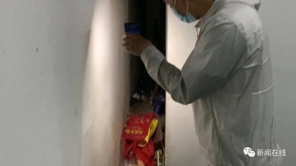 七旬老人每天搭60次电梯捡垃圾，被物业催缴近3万元