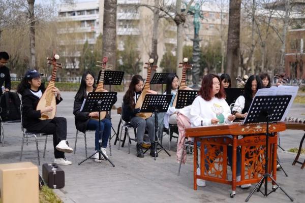 那些从小就在学琴的同学,上大学了还在弹吗? 那些从小就在学琴的同学,上大学了还在弹吗?