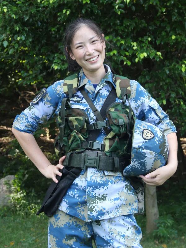 超飒!这是我妈,她的青春穿军装 超飒!这是我妈,她的青春穿军装