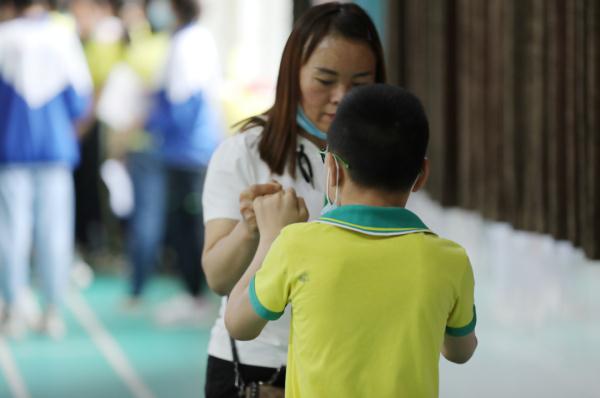 破防！这位单亲妈妈的故事刷屏长沙人的朋友圈