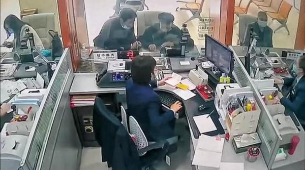 姑娘一句话感动网友——“希望我们老了以后,也能被岁月善待” 姑娘一句话感动网友——“希望我们老了以后,也能被岁月善待”