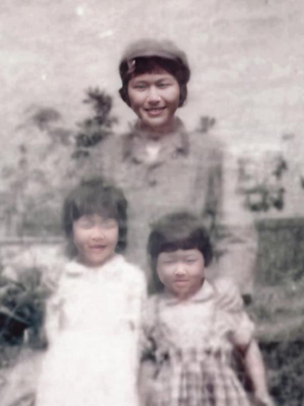 超飒!这是我妈,她的青春穿军装 超飒!这是我妈,她的青春穿军装