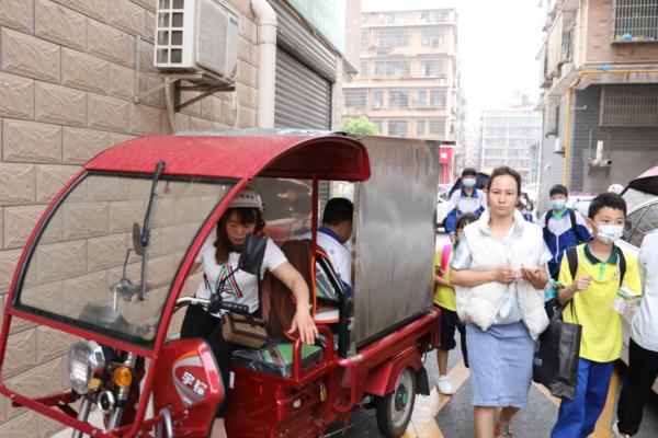 破防！这位单亲妈妈的故事刷屏长沙人的朋友圈