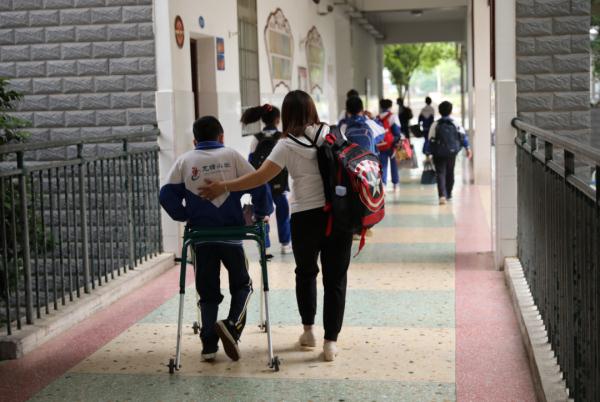 破防！这位单亲妈妈的故事刷屏长沙人的朋友圈