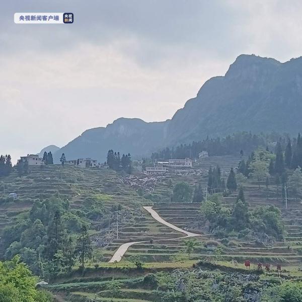 贵州毕节白岩村发生山体垮塌事故 已致3人被埋 贵州毕节白岩村发生山体垮塌事故 已致3人被埋