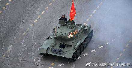 传奇坦克T34领衔亮相红场阅兵 传奇坦克T34领衔亮相红场阅兵