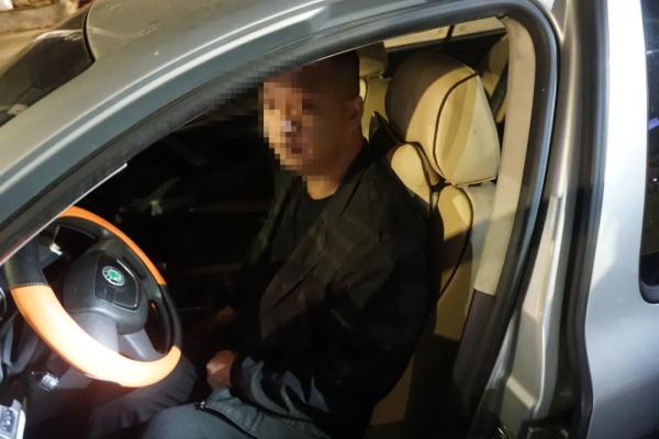 佛山一男子酒后坐副驾没开车也被抓，原因很多人想不到