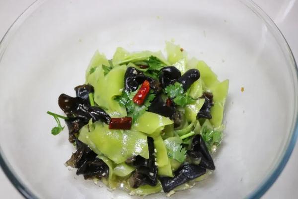 它是五月的"千金菜",现在吃这菜正当时,不炒不炖,拌一拌就好吃 它是五月的"千金菜",现在吃这菜正当时,不炒不炖,拌一拌就好吃