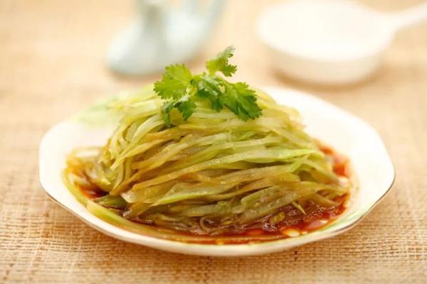 它是五月的"千金菜",现在吃这菜正当时,不炒不炖,拌一拌就好吃 它是五月的"千金菜",现在吃这菜正当时,不炒不炖,拌一拌就好吃