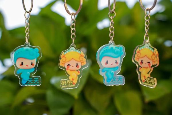 核酸贴纸胸针、钥匙扣、冰箱贴……核酸检测“一米线”也卷起来 核酸贴纸胸针、钥匙扣、冰箱贴……核酸检测“一米线”也卷起来