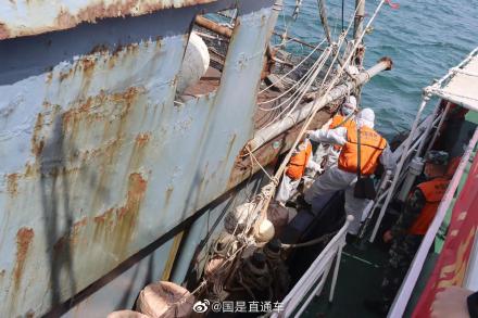 海南海警局持续严厉打击违反伏季休渔期规定出海渔船