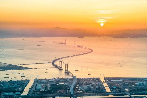 开路先锋丨海上造岛、海底修隧，超级工程“上新”！