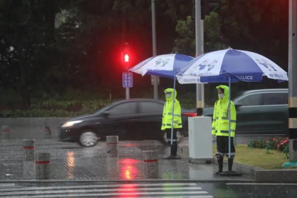 明天珠海仍有持续性大暴雨！全市学校继续停课一天！公交、航班、应急庇护……