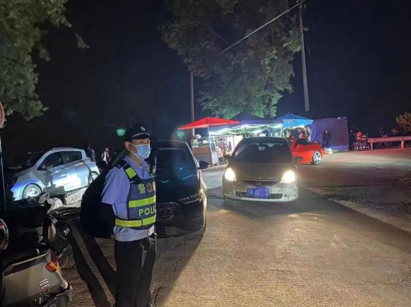听说全成都人都在夜爬龙泉山？这则警方提醒请收好→