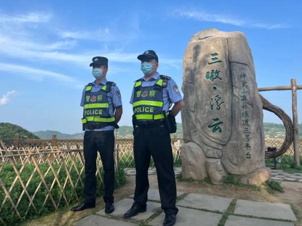 听说全成都人都在夜爬龙泉山？这则警方提醒请收好→
