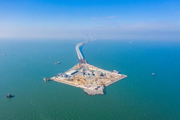 开路先锋丨海上造岛、海底修隧，超级工程“上新”！