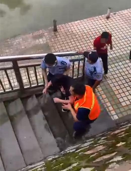 突发!清远一女子跳河轻生,原因竟是...... 突发!清远一女子跳河轻生,原因竟是......