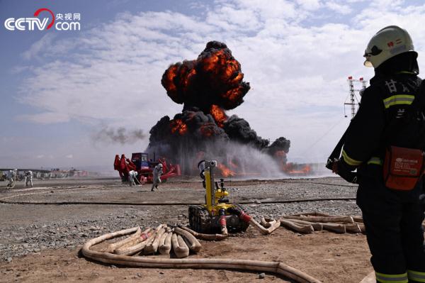 多图直击!数说这场高原高寒地区抗震救灾演习 多图直击!数说这场高原高寒地区抗震救灾演习