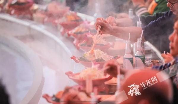 “重庆人最爱吃肉”上热搜  猪肉“霸主地位”为何无可撼动？
