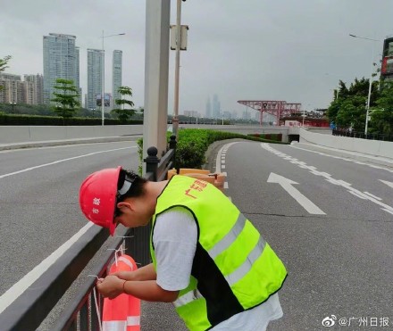 广州:隧道口前设置救生圈,提前做好防汛准备 广州:隧道口前设置救生圈,提前做好防汛准备