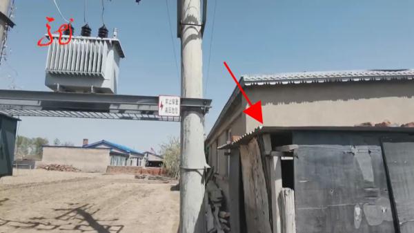 高压电线杆立在居民家院内，肇东一男子意外触碰，身亡！