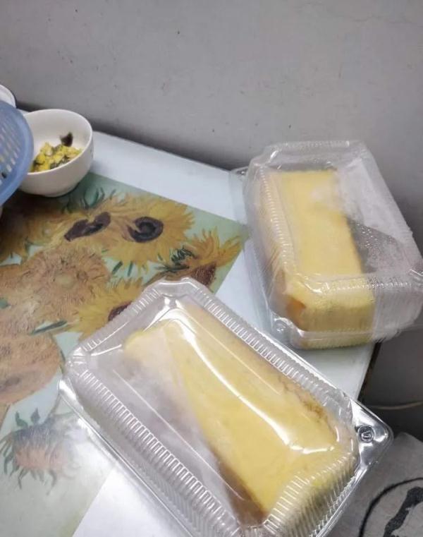 疫情中的上海邻居:90后志愿者和89岁“独居少女” 相互治愈 疫情中的上海邻居:90后志愿者和89岁“独居少女” 相互治愈